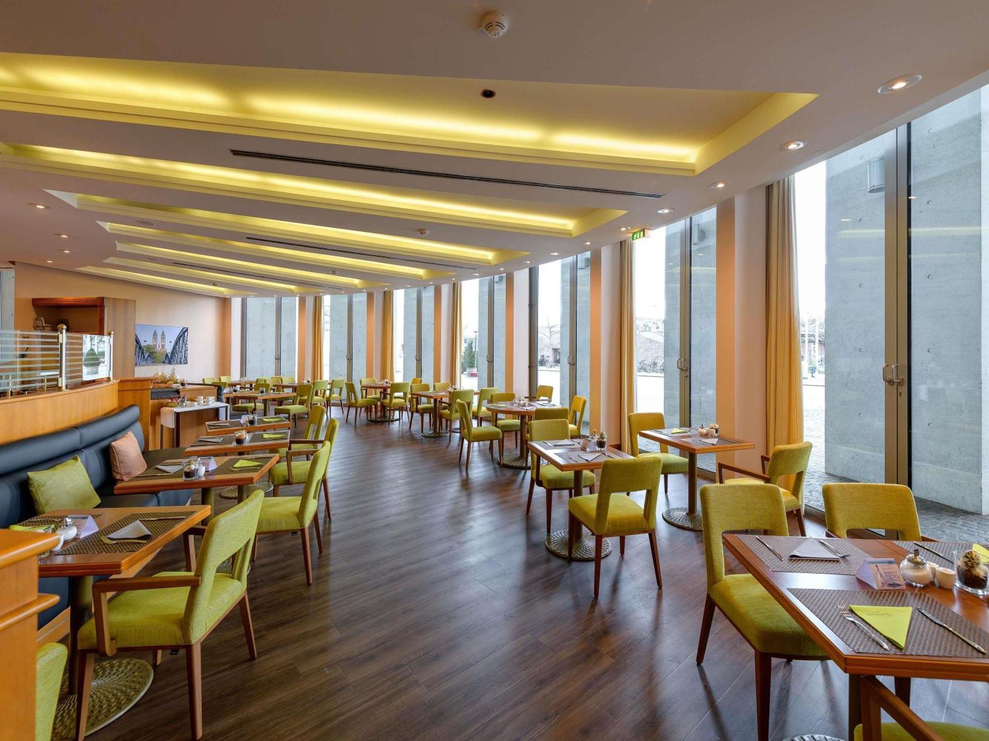 Novotel Freiburg Am Konzerthaus Екстериор снимка